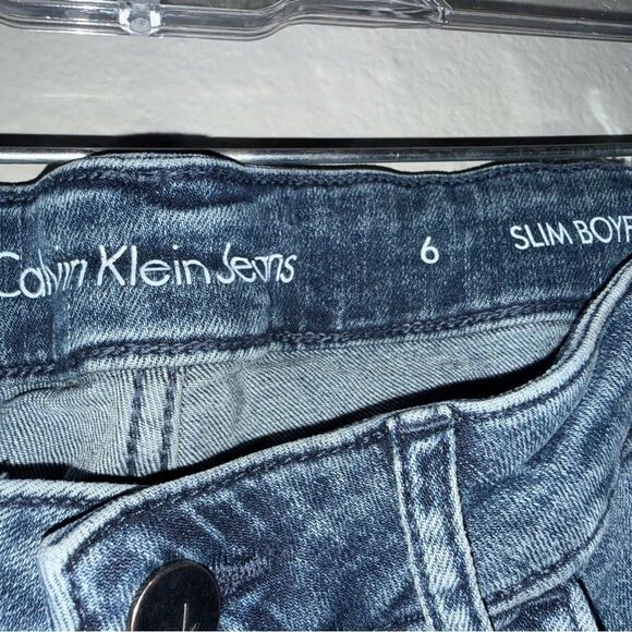 Calvin Klein dark wash non ripped Midrise jeans “slim boyfriend” size 6 - Picture 3 of 8